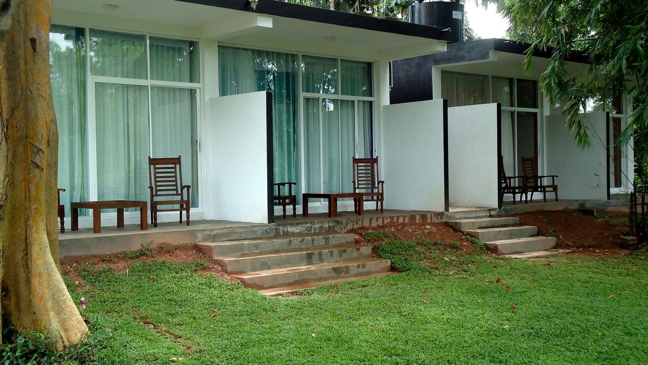 Bridge Hotel Negombo Kimbulapitiya Exterior foto
