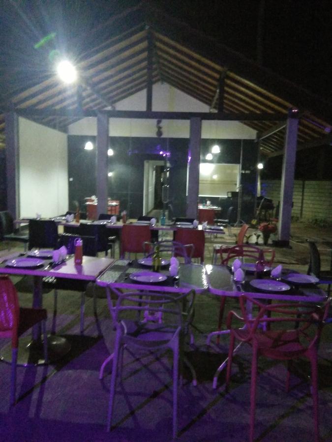 Bridge Hotel Negombo Kimbulapitiya Exterior foto