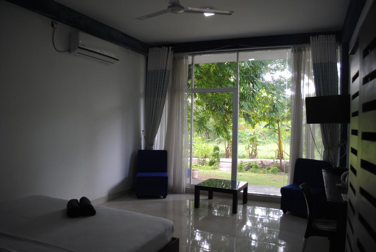 Bridge Hotel Negombo Kimbulapitiya Habitación foto