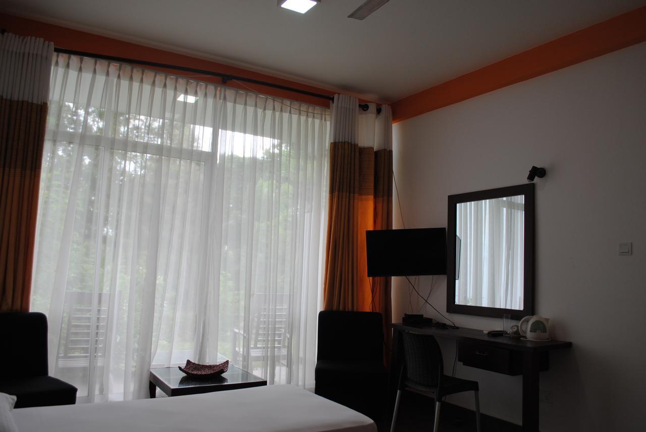 Bridge Hotel Negombo Kimbulapitiya Habitación foto